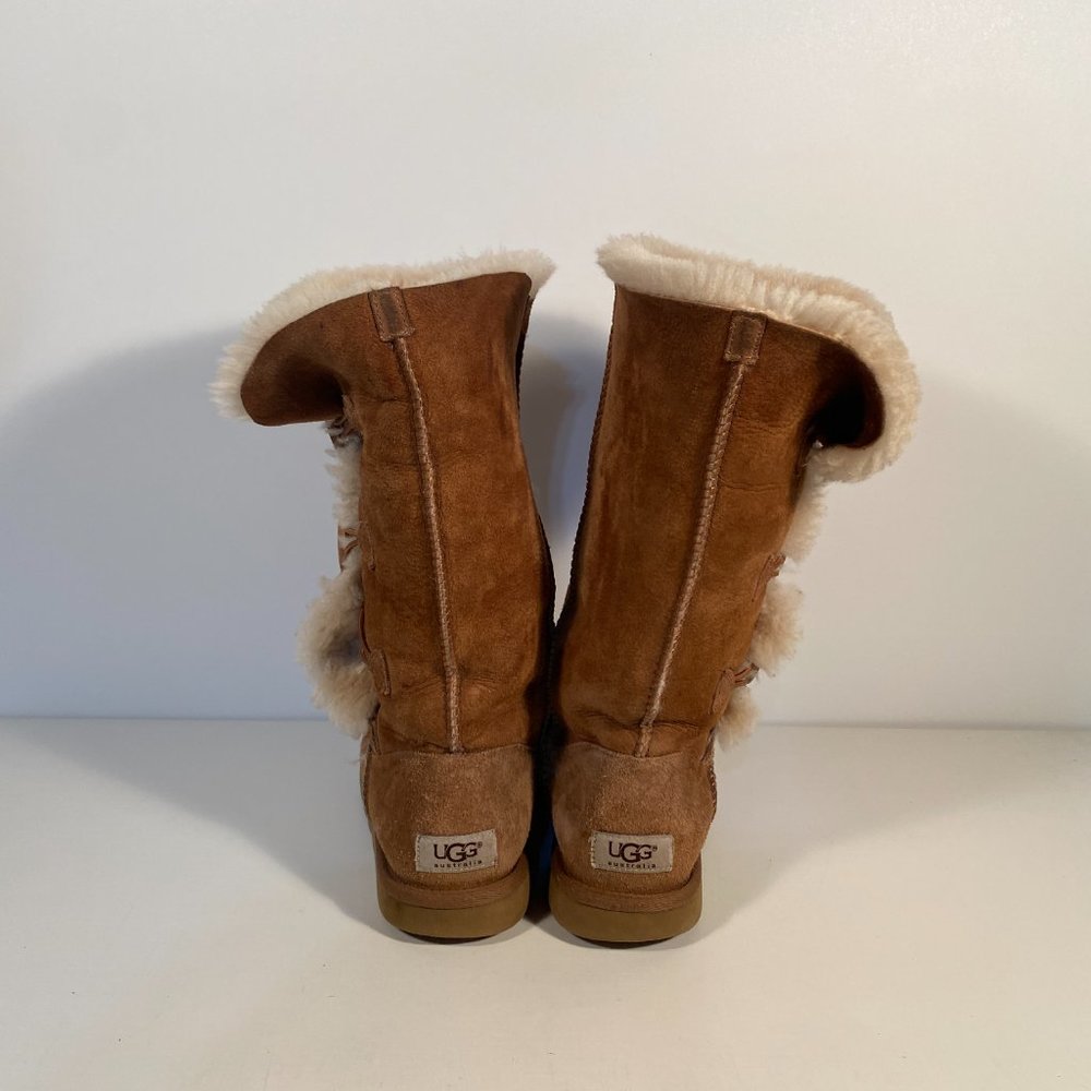 Ugg Bailey Button (1873) Chestnut Suede Shearling Button Accent Boots Women 7 - Picture 2 of 8
